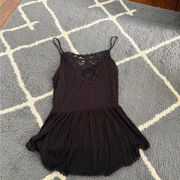 Monteau Black Lace Detail Tank - Picture 2 of 6